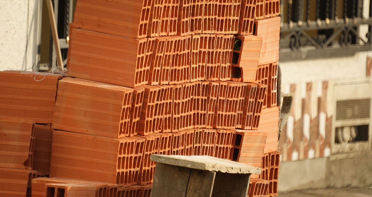 Kluczowe aspekty przy wyborze sklepu budowlanego